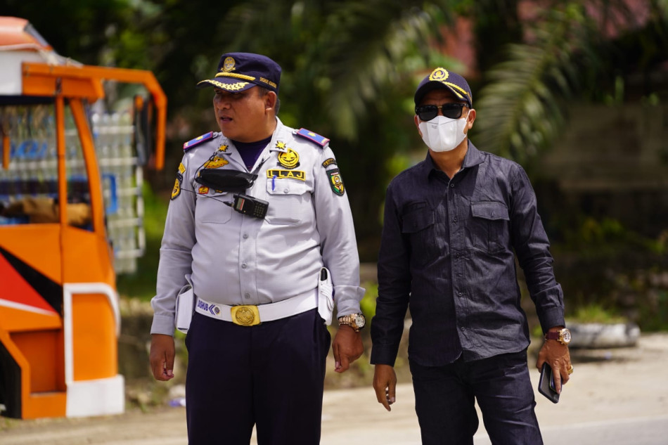 Jembatan Rusak Ditutup Demi Nyawa, Pemuda Cari Sensasi Malah Rusak Pengumuman, Dishub-Satlantas Kuansing : Keselamatan Bukan Ajang Uji Nyali