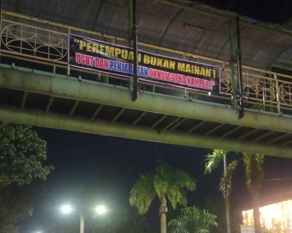 Ustaz, Dewan, dan Dosa di Bawah Jubah: Spanduk Rakyat Bongkar Nafsu Oknum DPRD Kampar