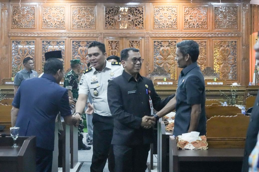 Sekda Kuansing Jawab Fraksi DPRD: Ekonomi Tumbuh, Tunda Bayar Jadi Fokus Pembenahan