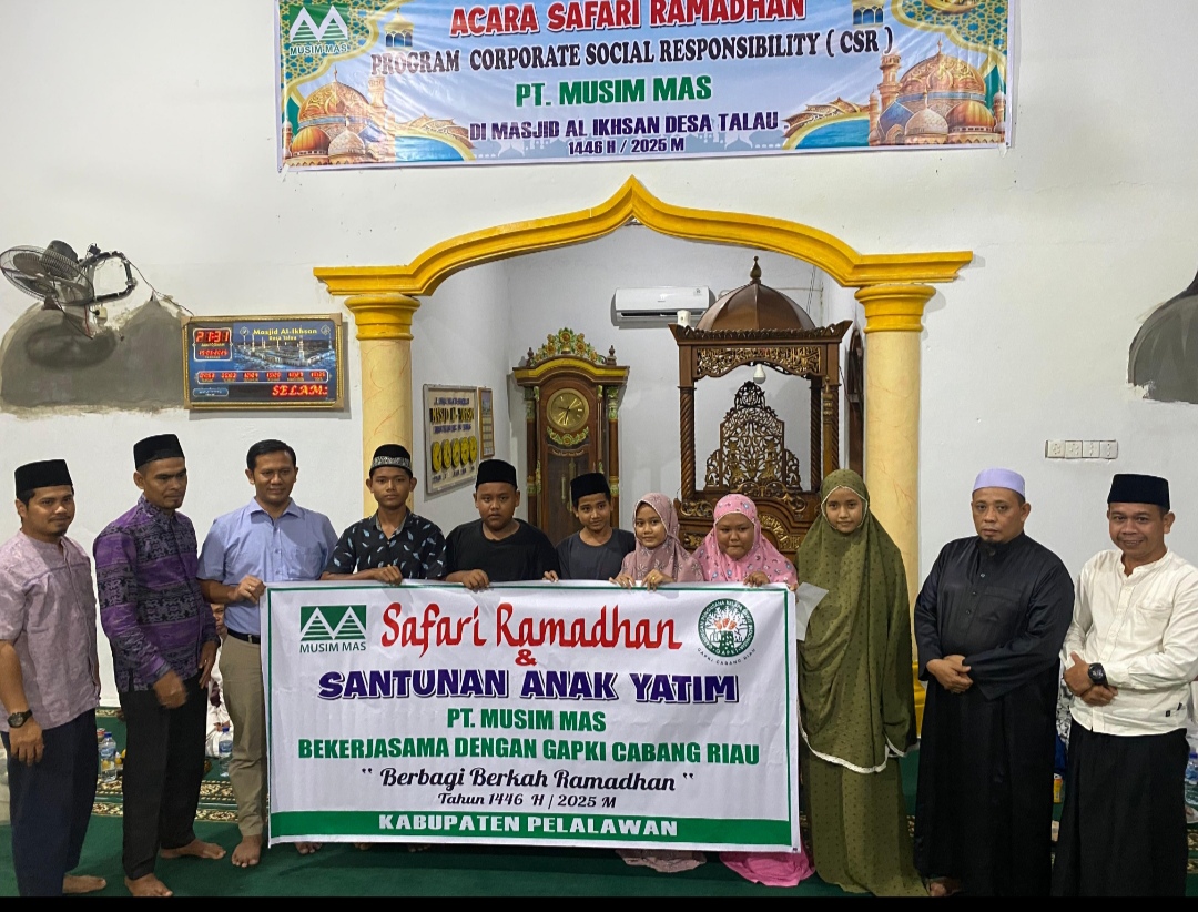PT. Musim Mas Bagikan 700  Paket Sembako Lebaran Kepada Anak Yatim dan Jompo