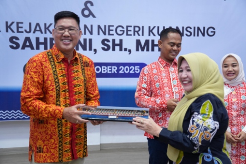 Kajari Sahroni Pamit dari Kuansing: Janji Jadi Duta Budaya Pacu Jalur di Kejagung RI, Bupati Suhardiman: Bawalah Kesan Baik, Kuansing Akan Selalu Jadi Rumah