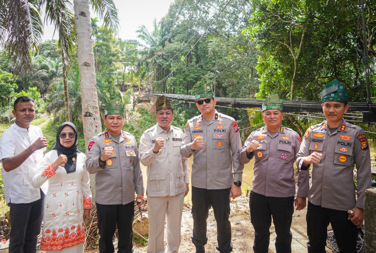 Langsung Cek Jembatan Merah Putih Presisi, Kunjungan Kapolda Riau Ke Kuansing Bawa Sinyal Besar untuk Pembangunan