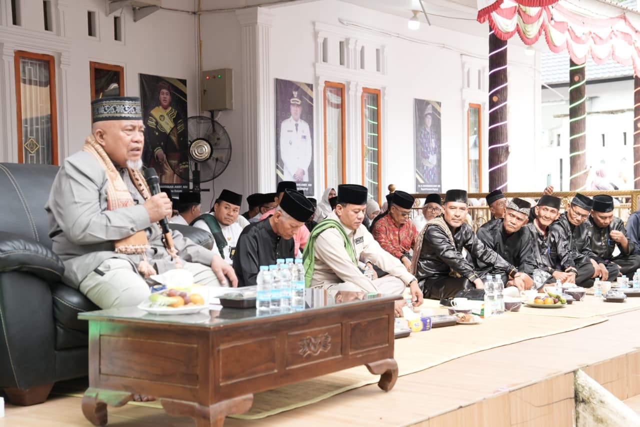 Pesantren, Adat, dan Pemerintahan: Buya Rustawardi Sebut Bupati Kuansing Pemimpin Langka