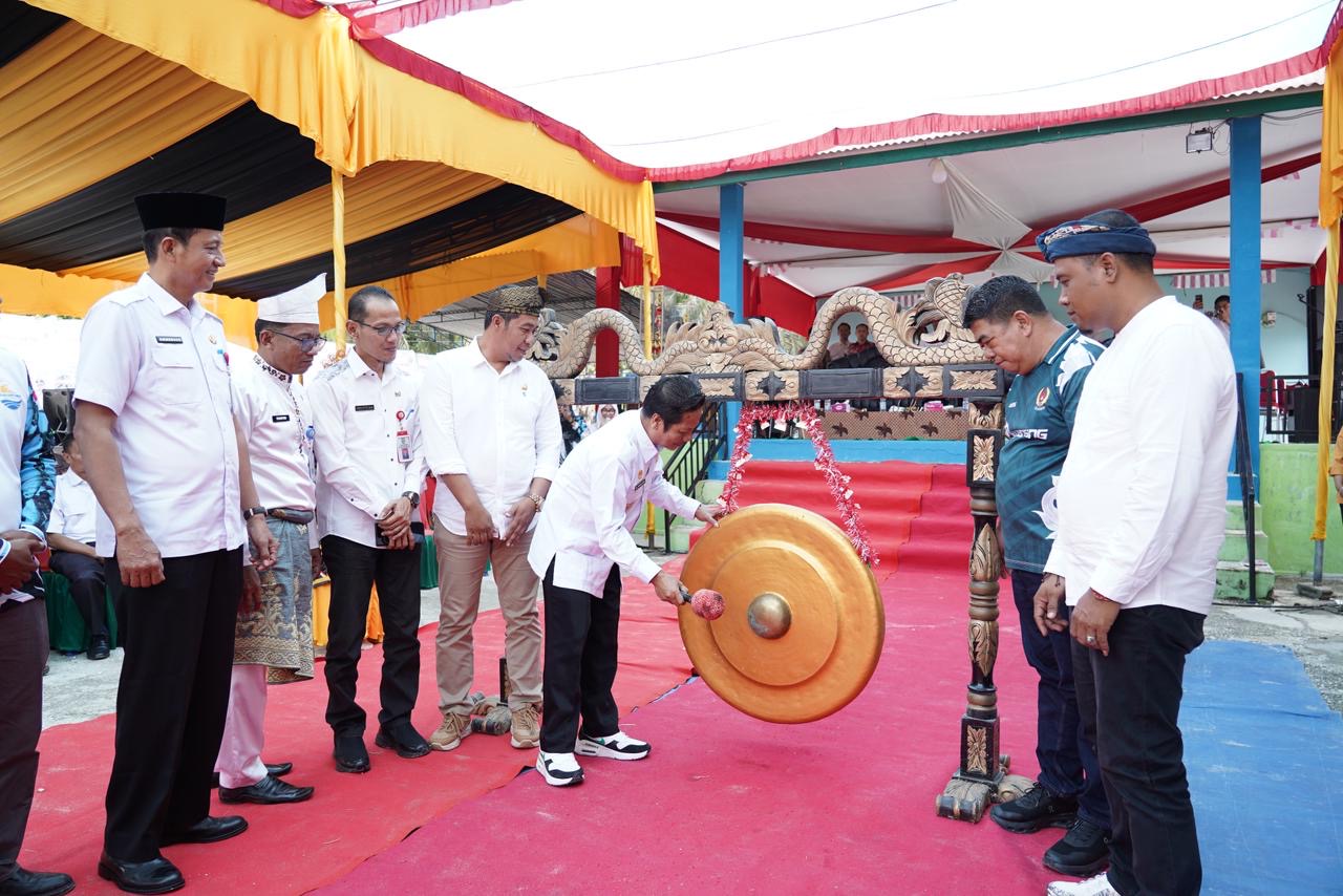 Buka Pacu Jalur Mini Sukaraja, Wabup Muklisin Rencanakan 78 KM Pengaspalan Jalan Xtrans