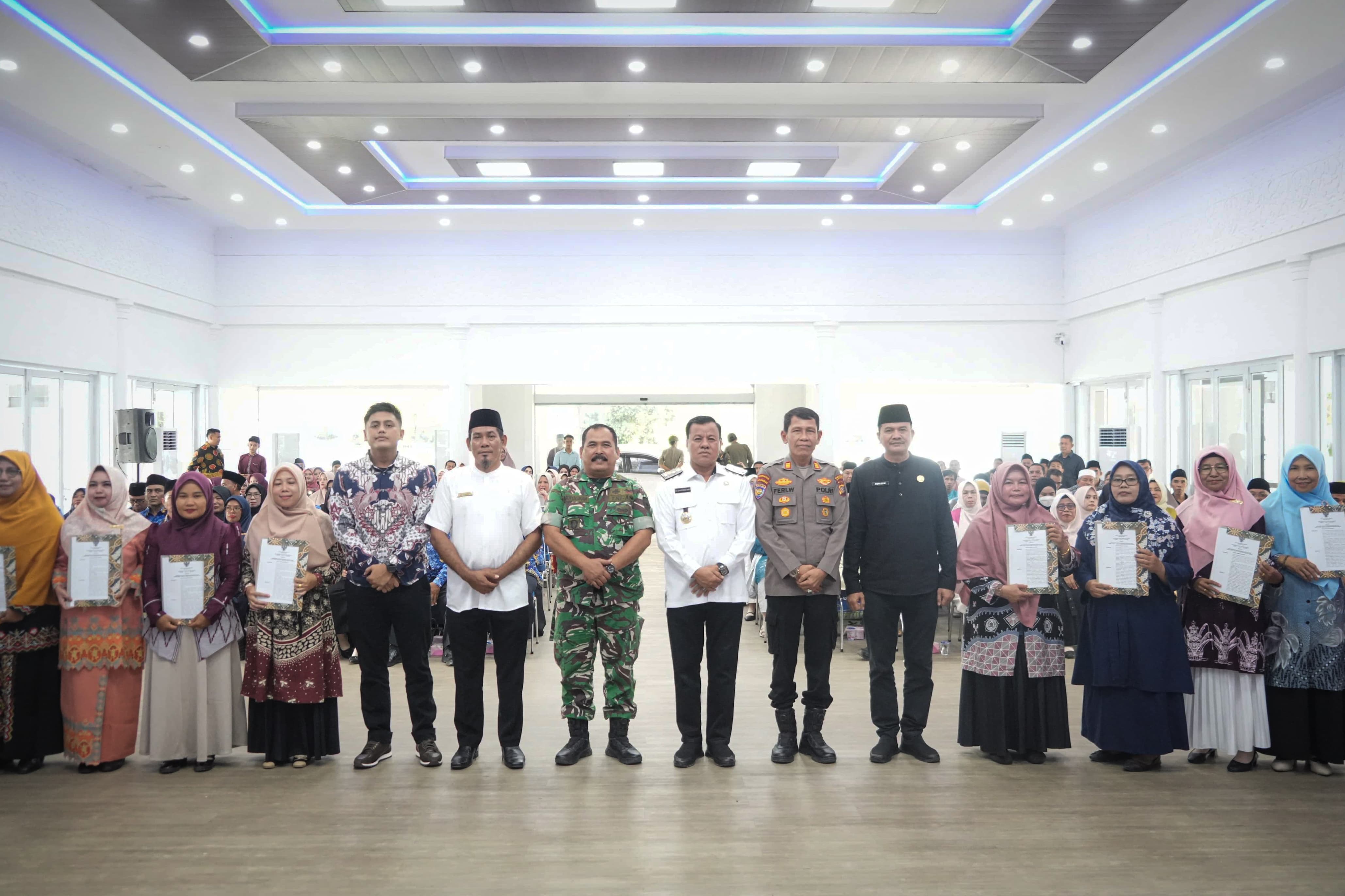 Suhardiman Amby Tancap Gas Bangun SDM, 16 TK di Kuansing Resmi Dinegerikan