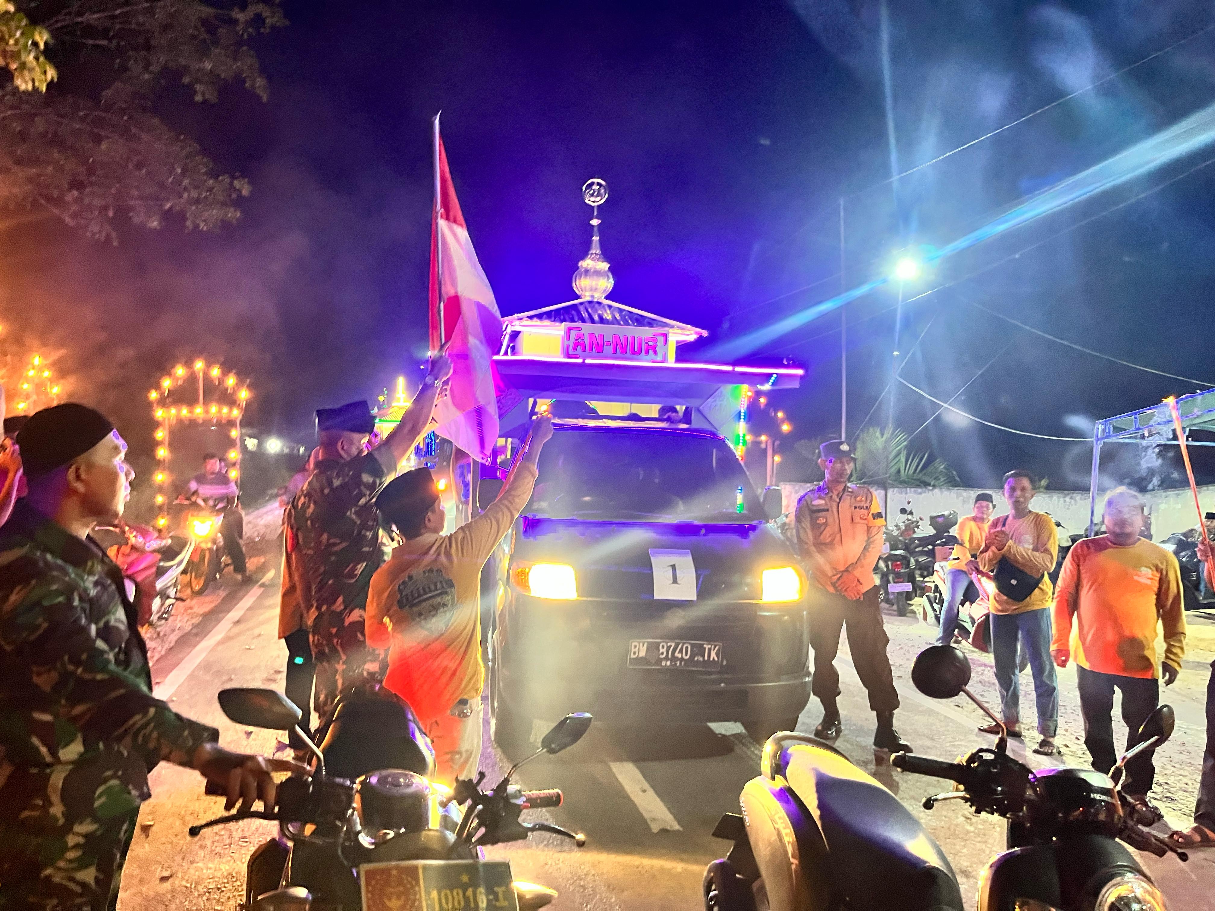 Miniatur Masjid dan Lampu Colok Menambah Keindahan Pawai Takbir yang Digelar Koppsa-M