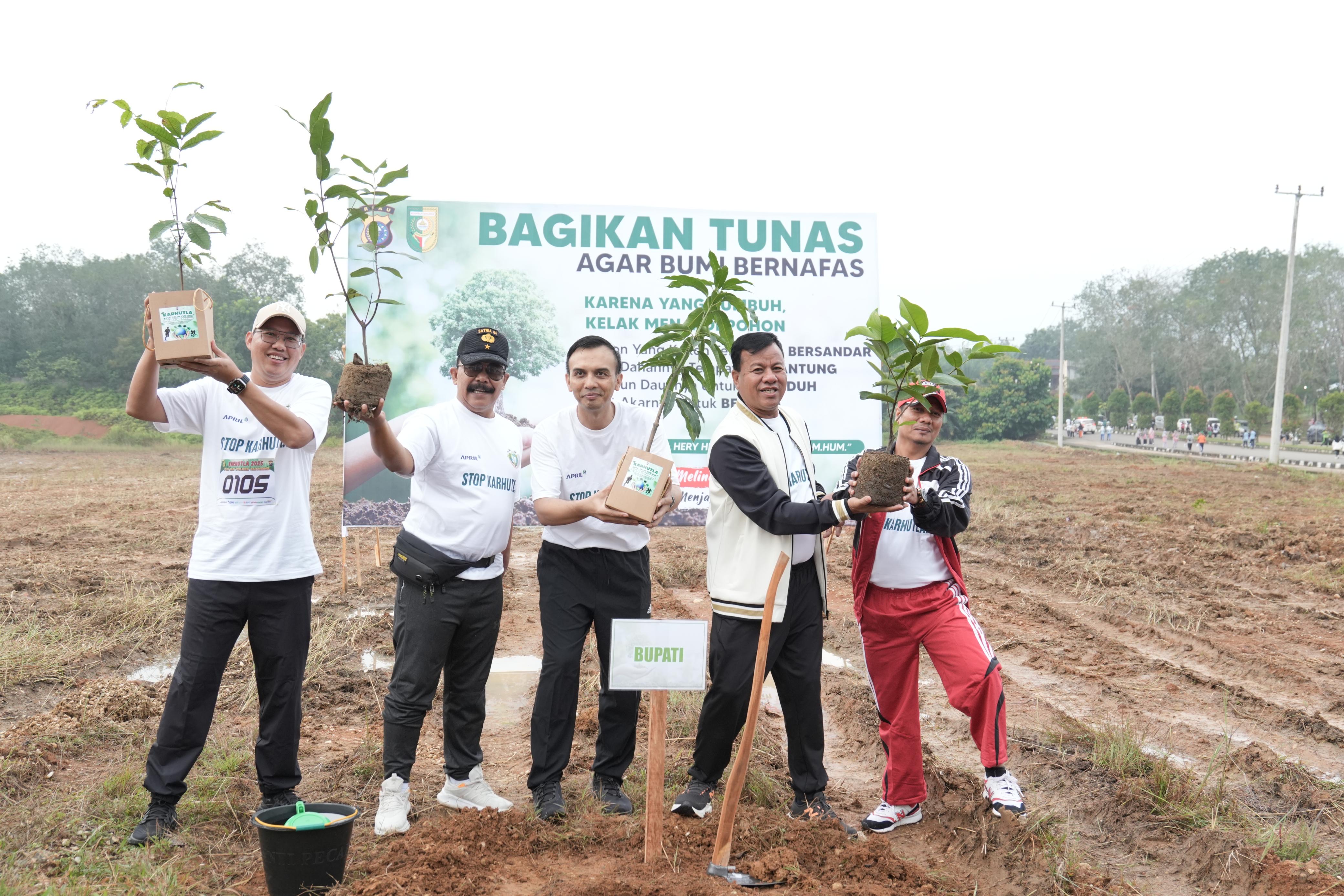 Diikuti Ribuan Orang, Bupati : Kota Jalur Fun Run Ajang Silaturahmi Dan Sosialisasi Karhutla