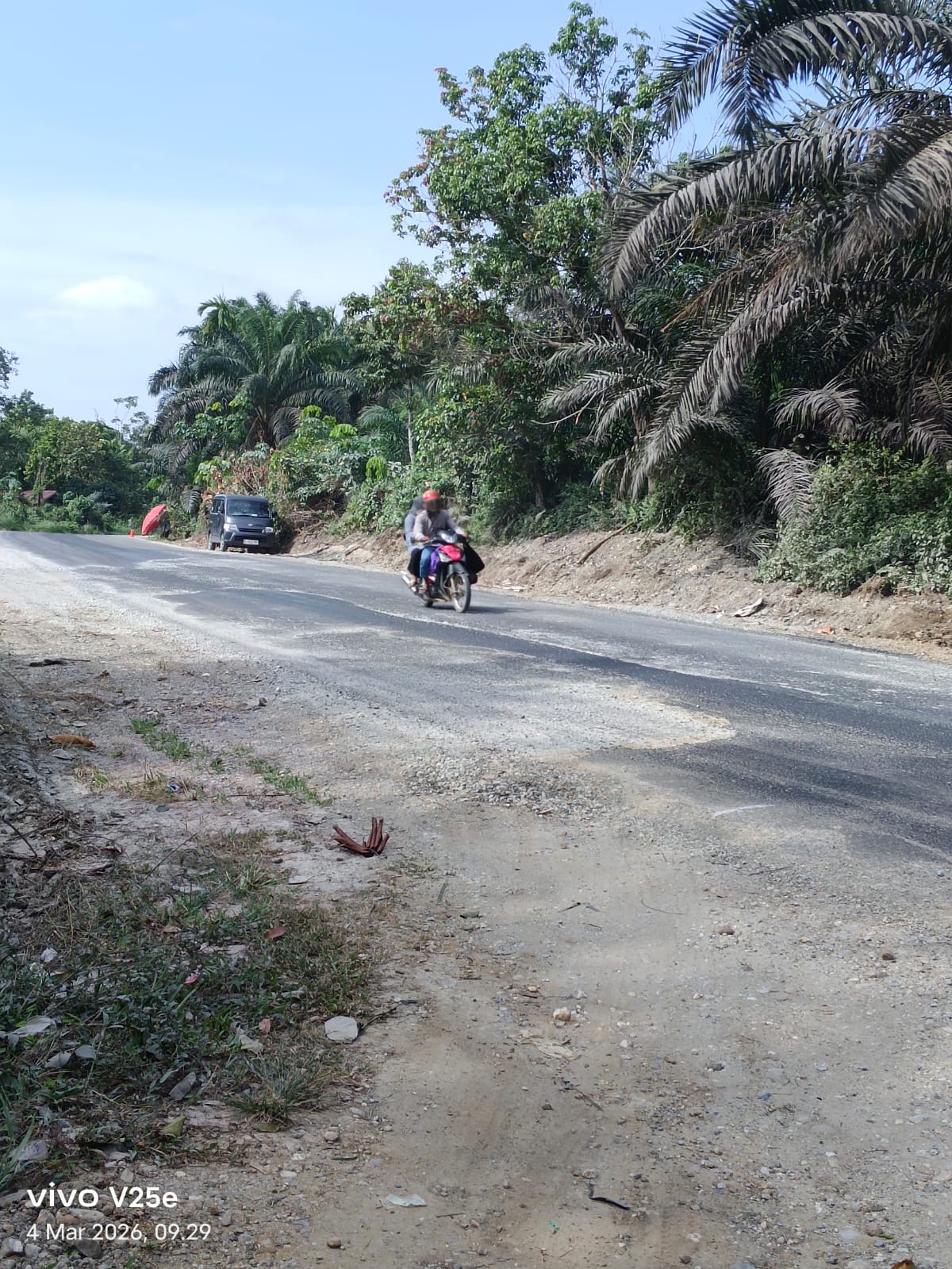 Perjuangan Bupati Berbuah Manis, Ruas Jalan Provinsi Teluk Kuantan- Cerenti Mulai Diperbaiki